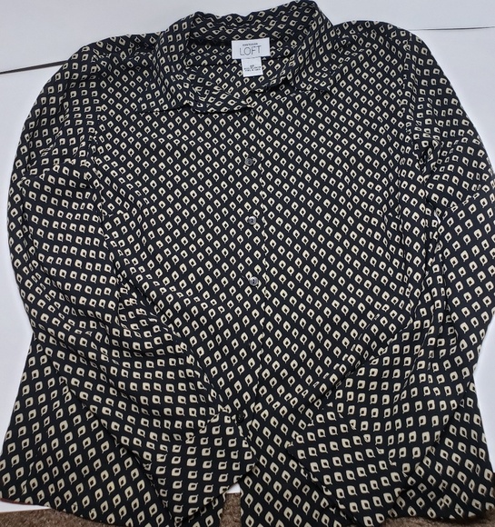 Ann Taylor Loft Essential blouse 8p (petite) - Picture 4 of 7